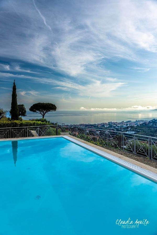 Villa Gaia - Luxury Villa, Pool & Wellness Rooms Bordighera Buitenkant foto