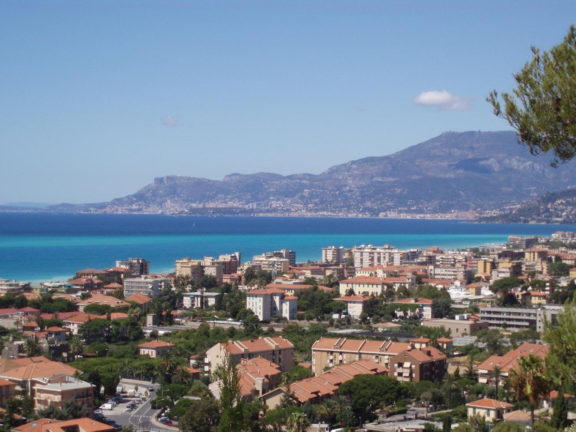 Villa Gaia - Luxury Villa, Pool & Wellness Rooms Bordighera Buitenkant foto