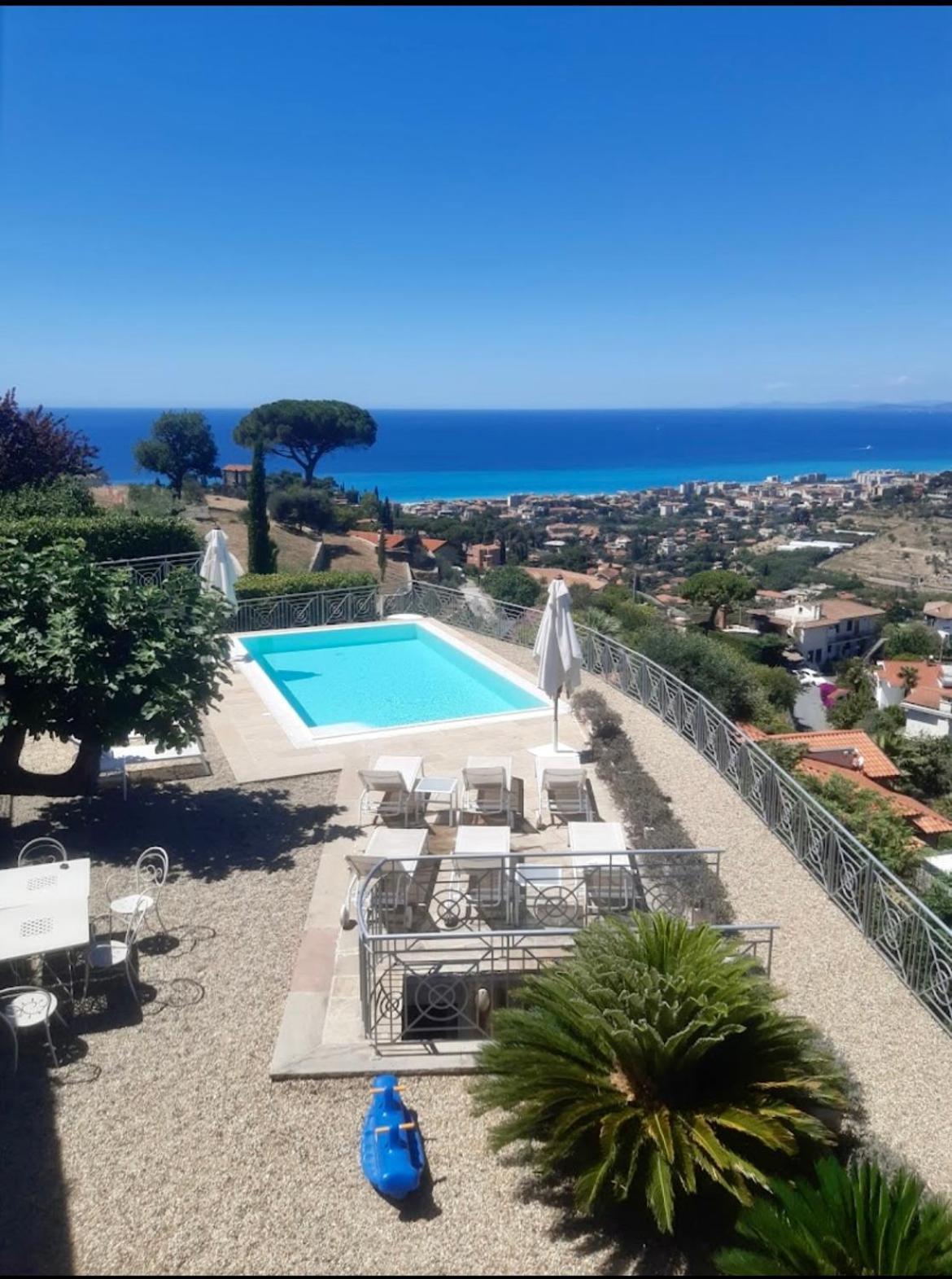 Villa Gaia - Luxury Villa, Pool & Wellness Rooms Bordighera Buitenkant foto