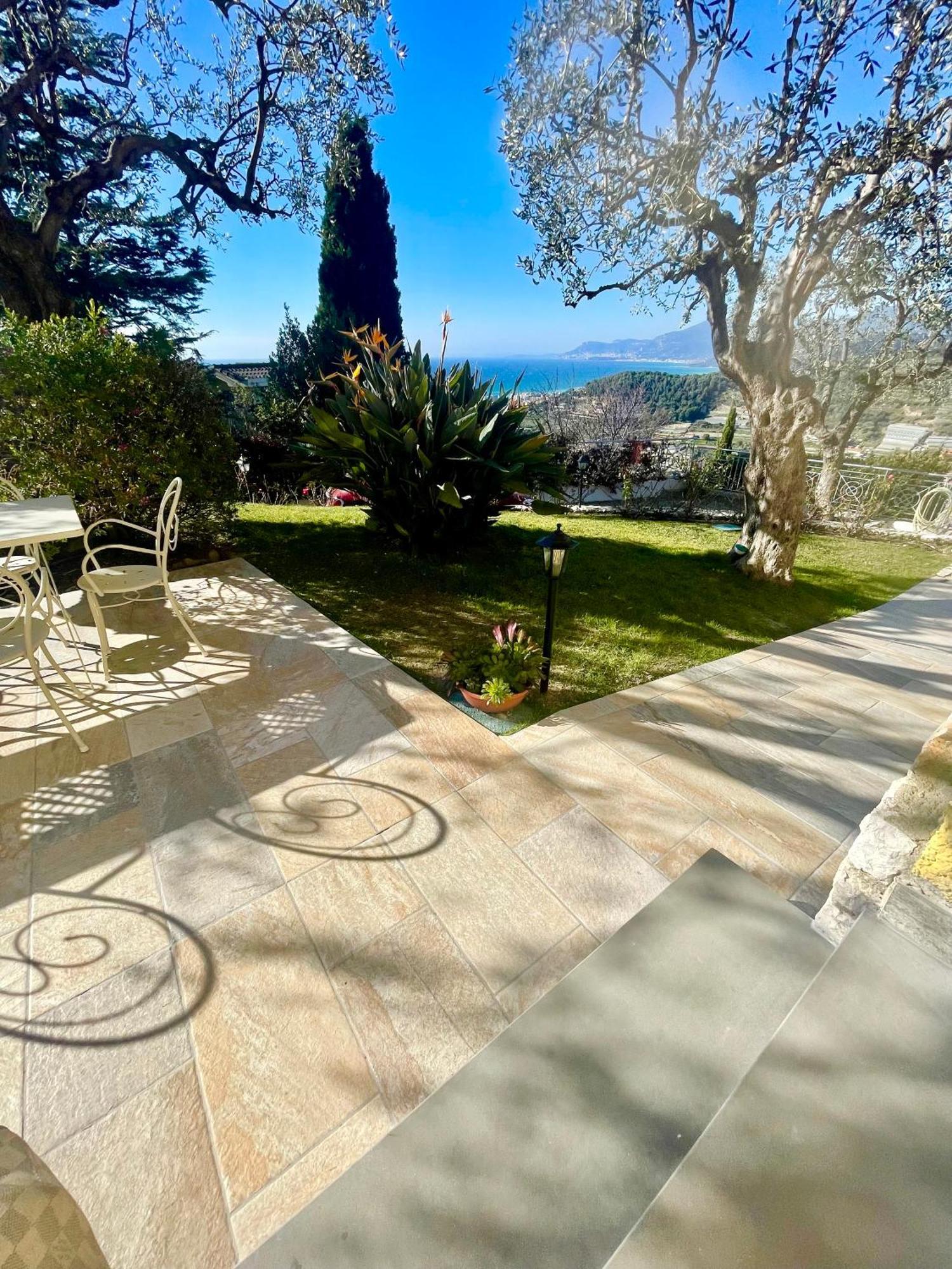Villa Gaia - Luxury Villa, Pool & Wellness Rooms Bordighera Buitenkant foto