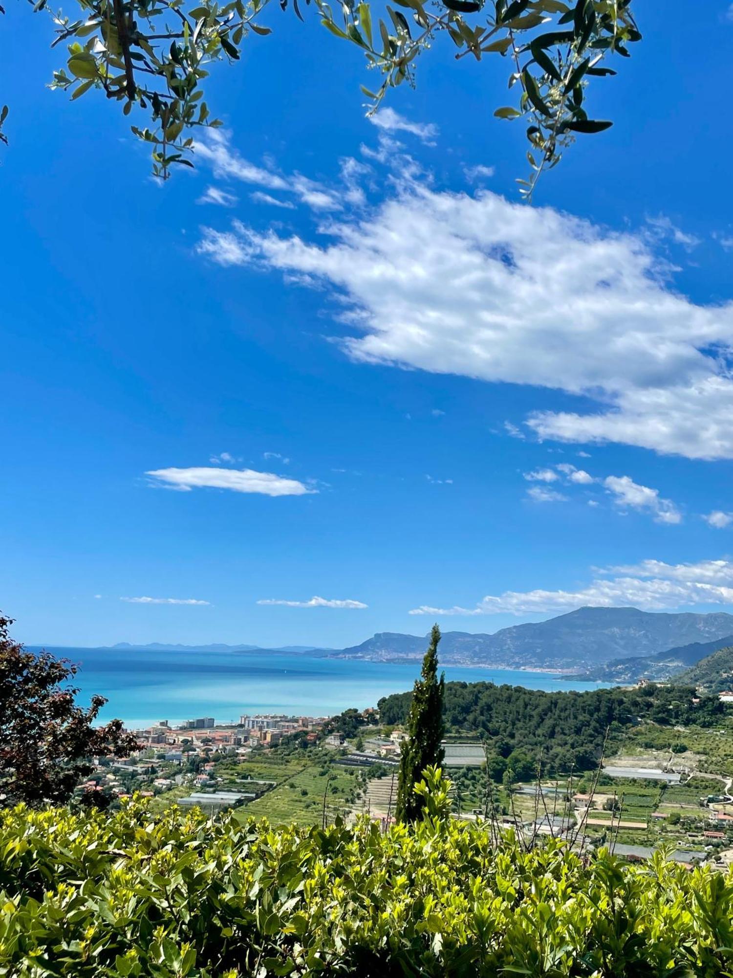 Villa Gaia - Luxury Villa, Pool & Wellness Rooms Bordighera Buitenkant foto