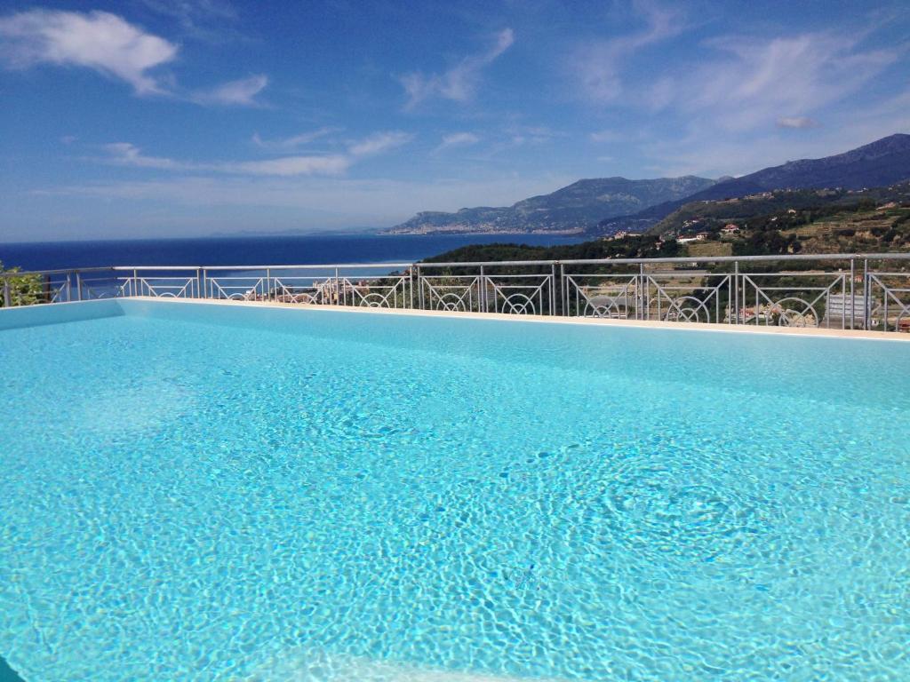 Villa Gaia - Luxury Villa, Pool & Wellness Rooms Bordighera Buitenkant foto